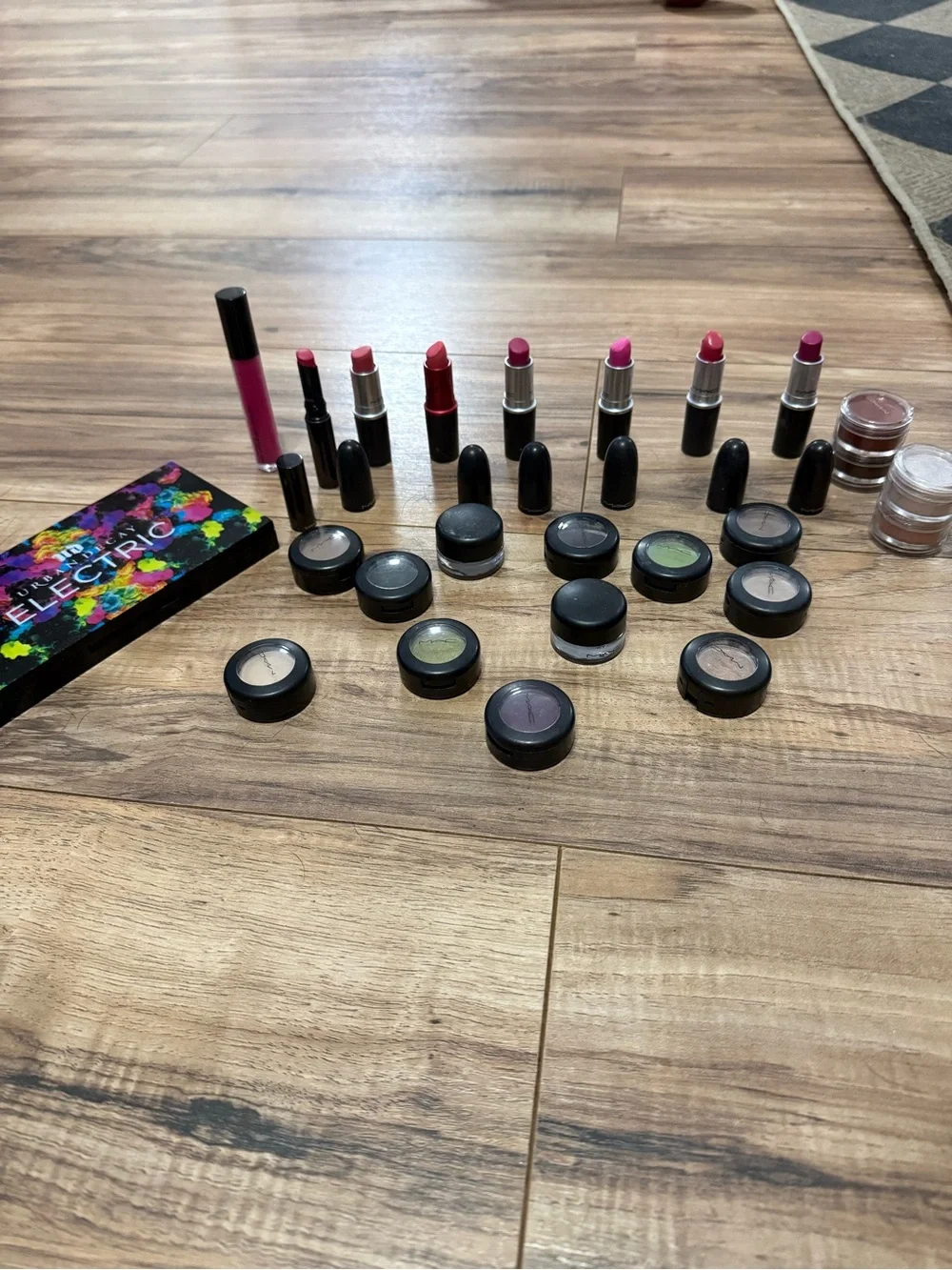 Women’s Y2K Mac Lipsticks & Eyeshadows Lot - and Urban Decay eyeshadow pallet
